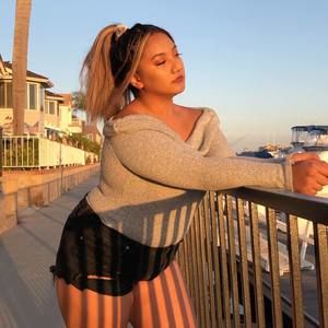 Meet your Posher, Jenny